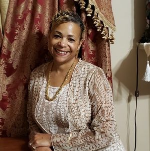 Meet your Posher, Beverly